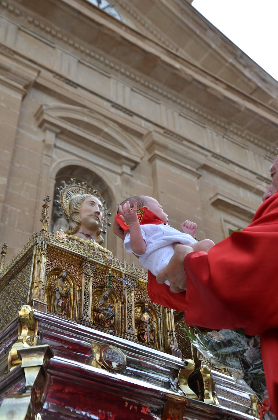 Calahorra despide las fiestas con una procesión a sus patronos
