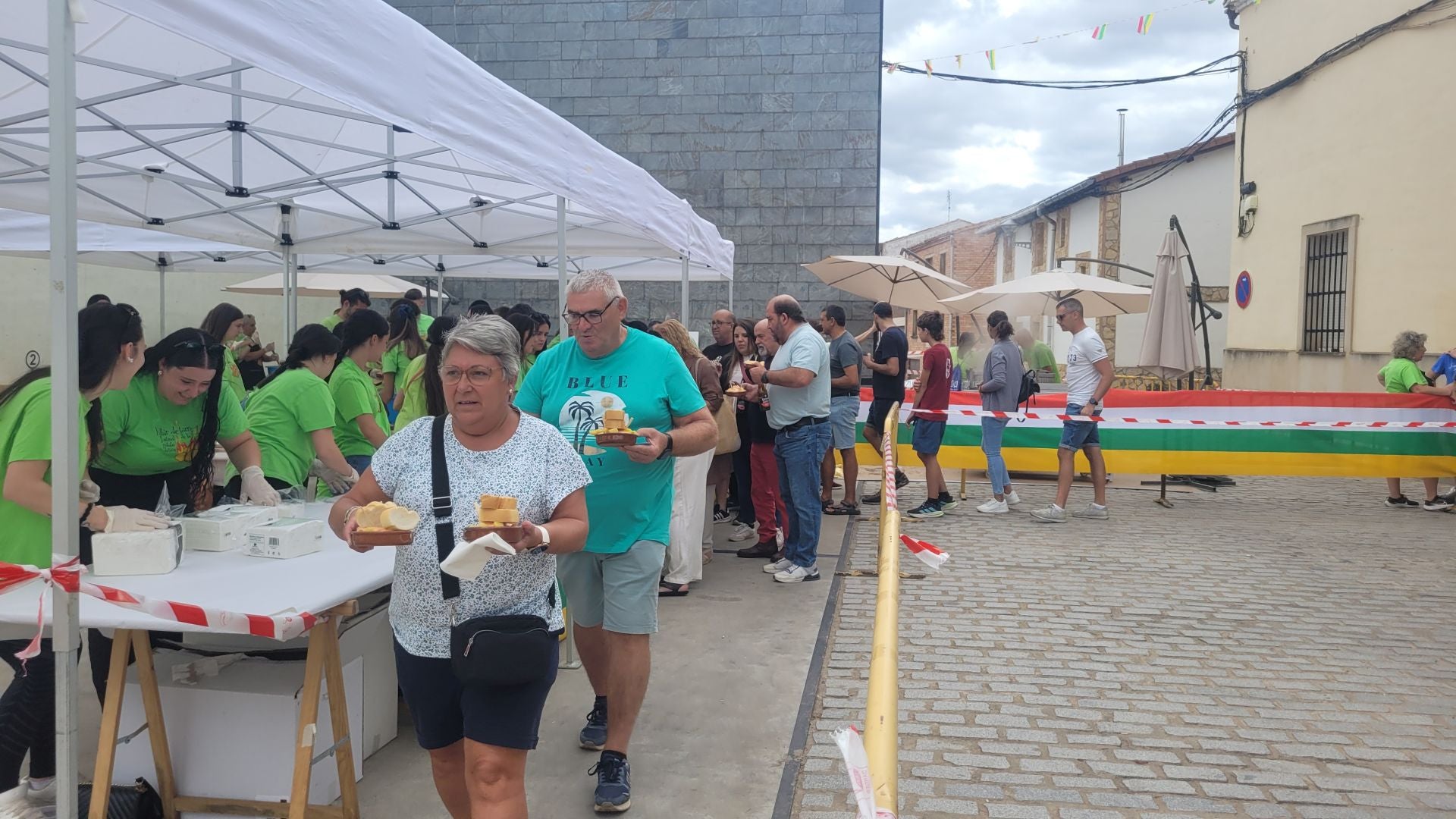 Villar de Torre reparte 2.000 raciones de patatas