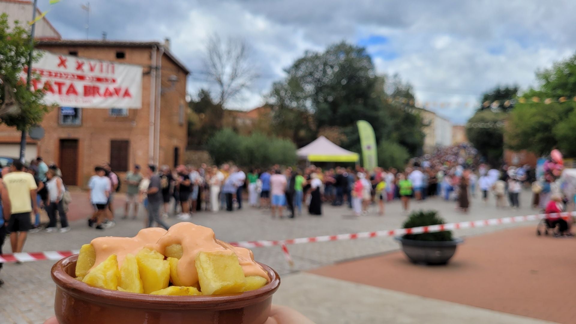 Villar de Torre reparte 2.000 raciones de patatas