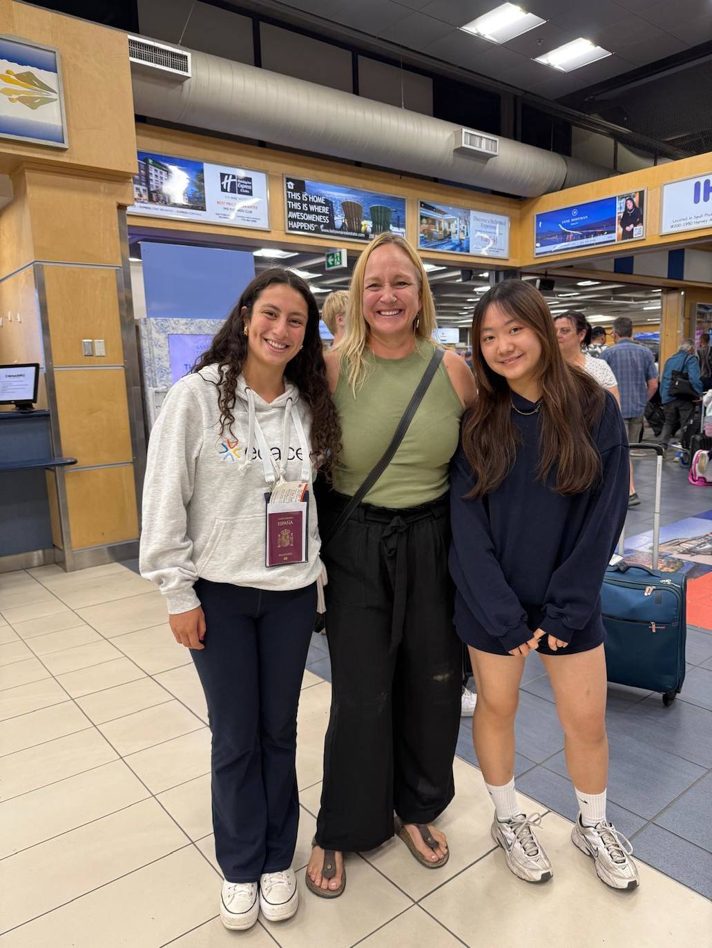 Las imágenes de los jóvenes que estudiarán en Canadá o Europa este año