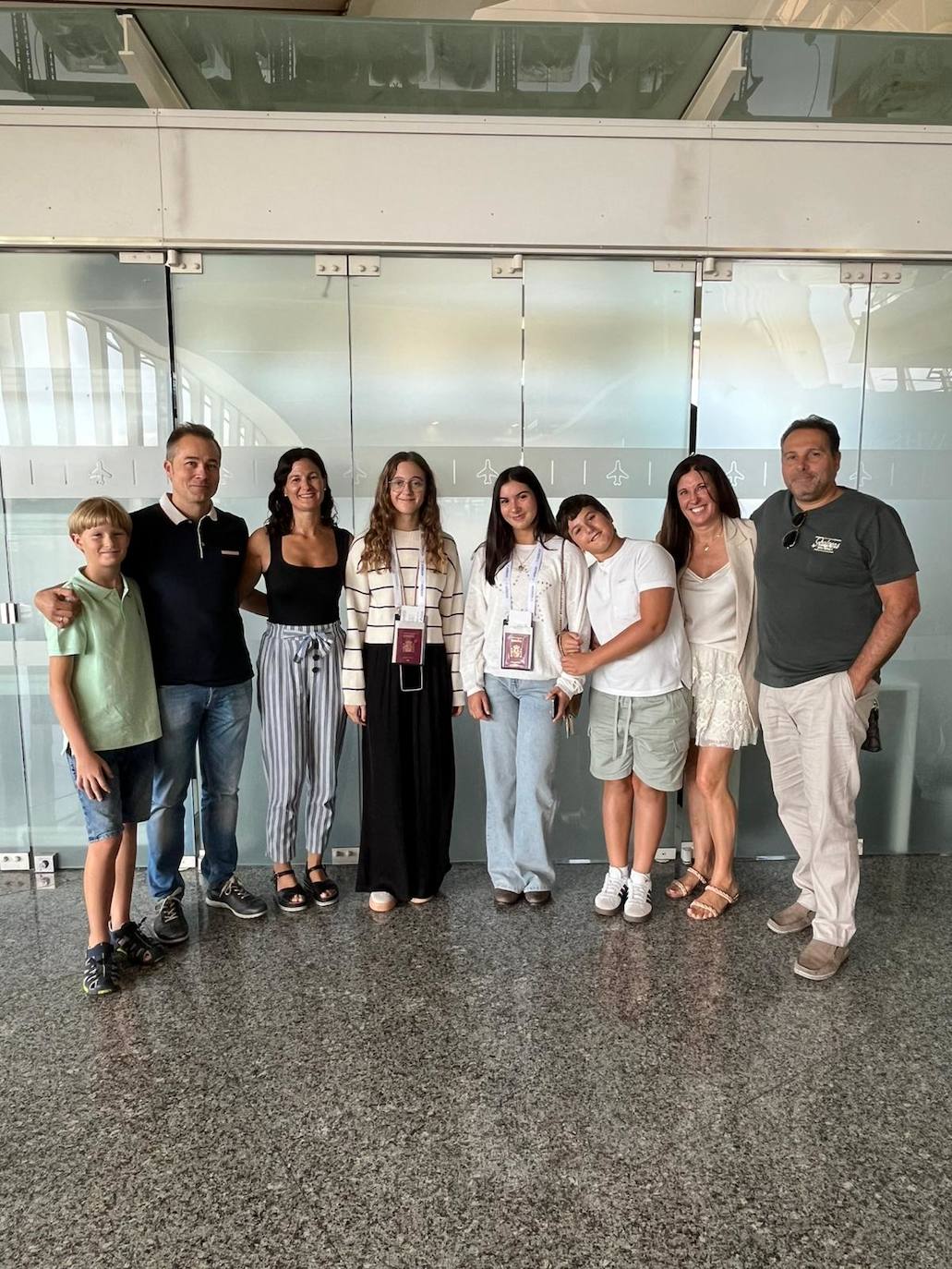 Las imágenes de los jóvenes que estudiarán en Canadá o Europa este año