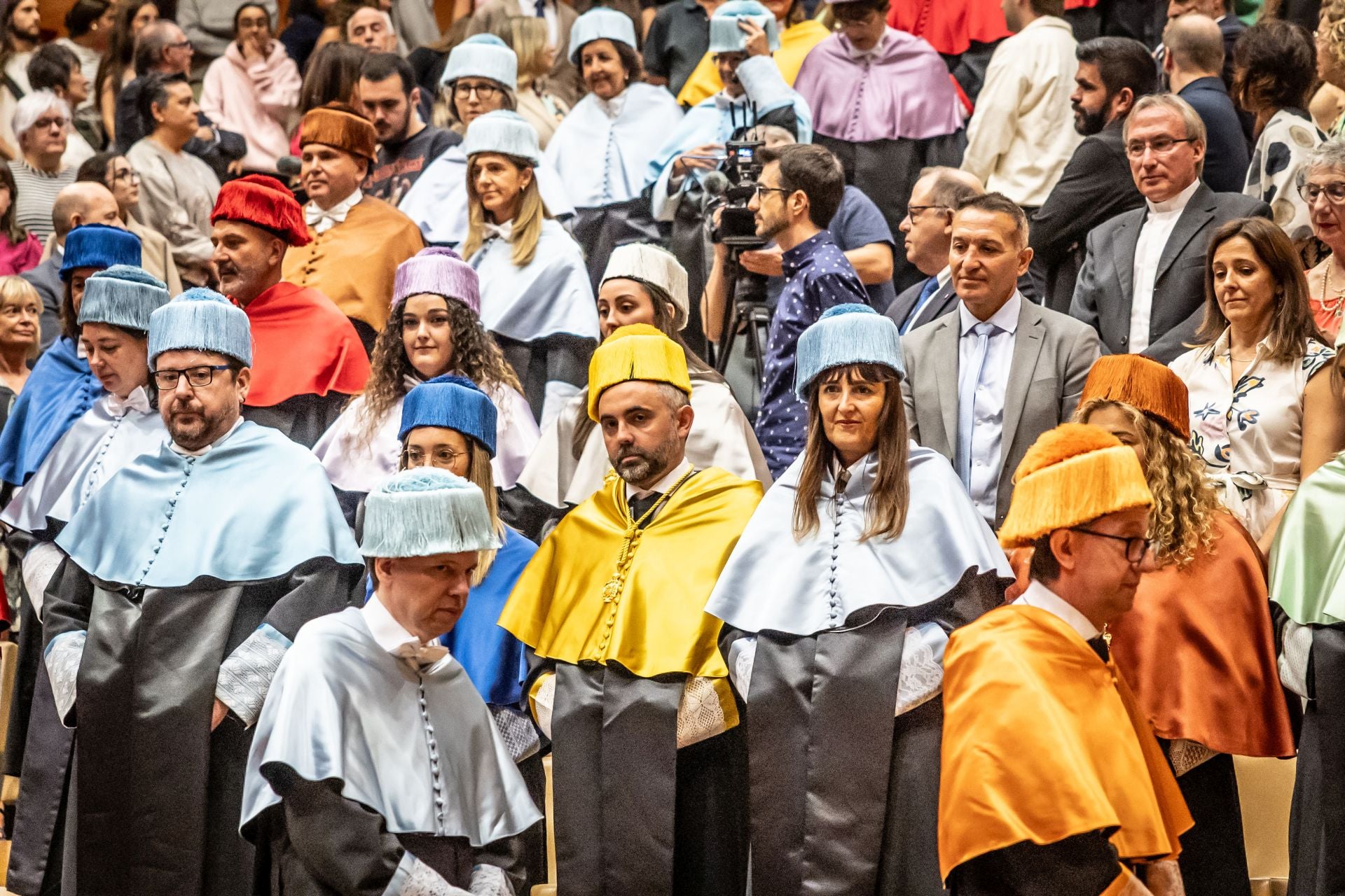 Las imágenes de la apertura del curso académico de la UR