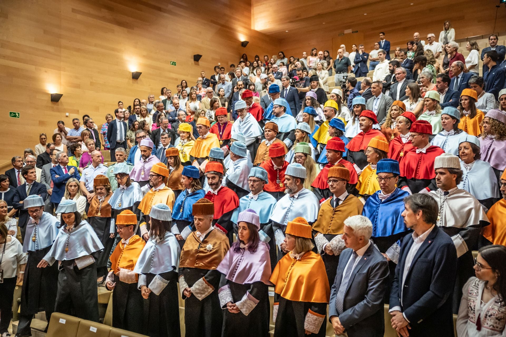 Las imágenes de la apertura del curso académico de la UR