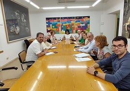 La concejal de Servicios Sociales, Patricia Sainz, presidió este viernes la reunión de la Mesa contra la Pobreza del Ayuntamiento.