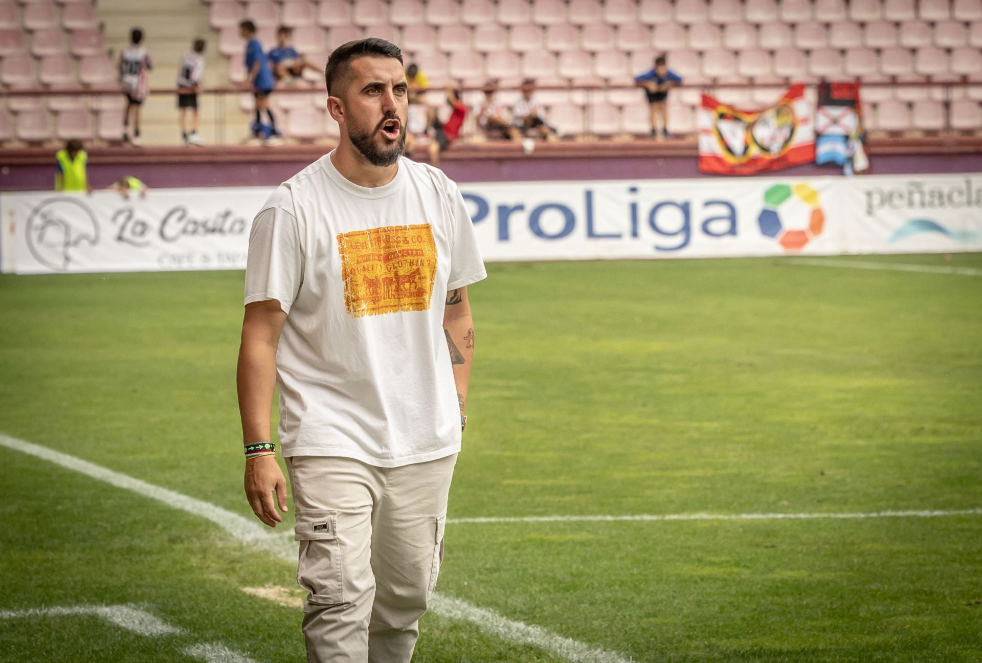 La SDL gana al Eibar en Las Gaunas