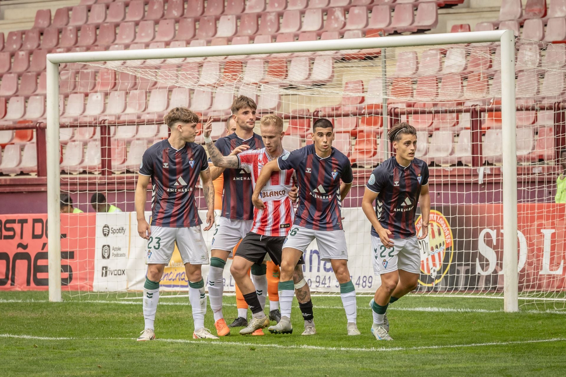 La SDL gana al Eibar en Las Gaunas