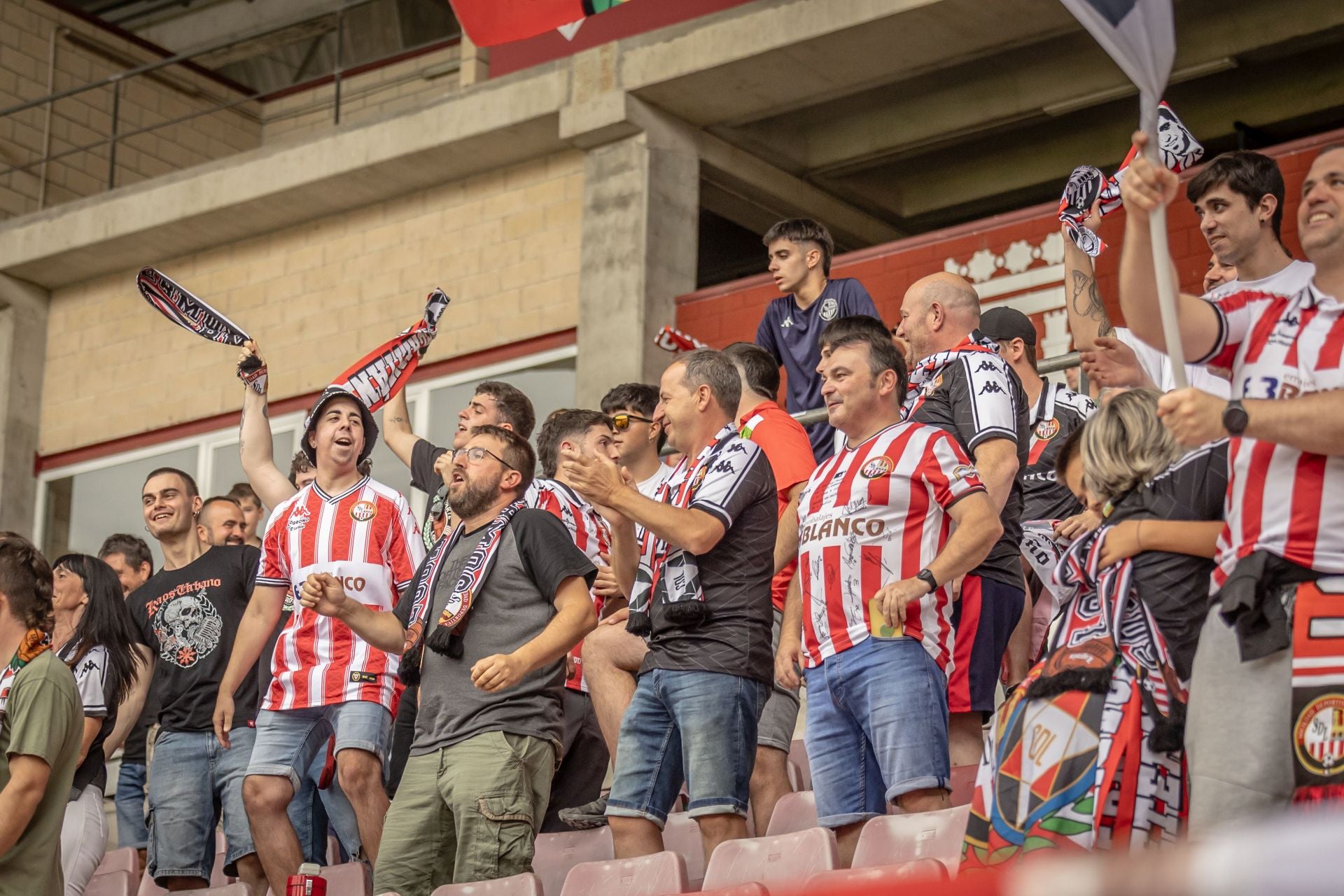 La SDL gana al Eibar en Las Gaunas