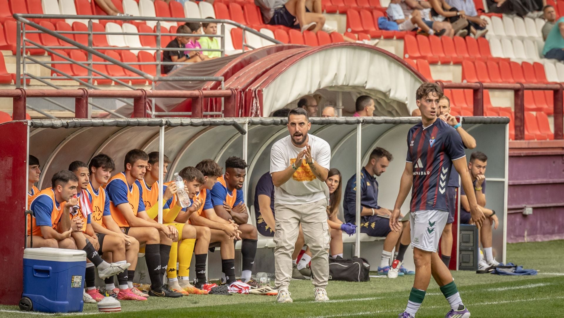 La SDL gana al Eibar en Las Gaunas