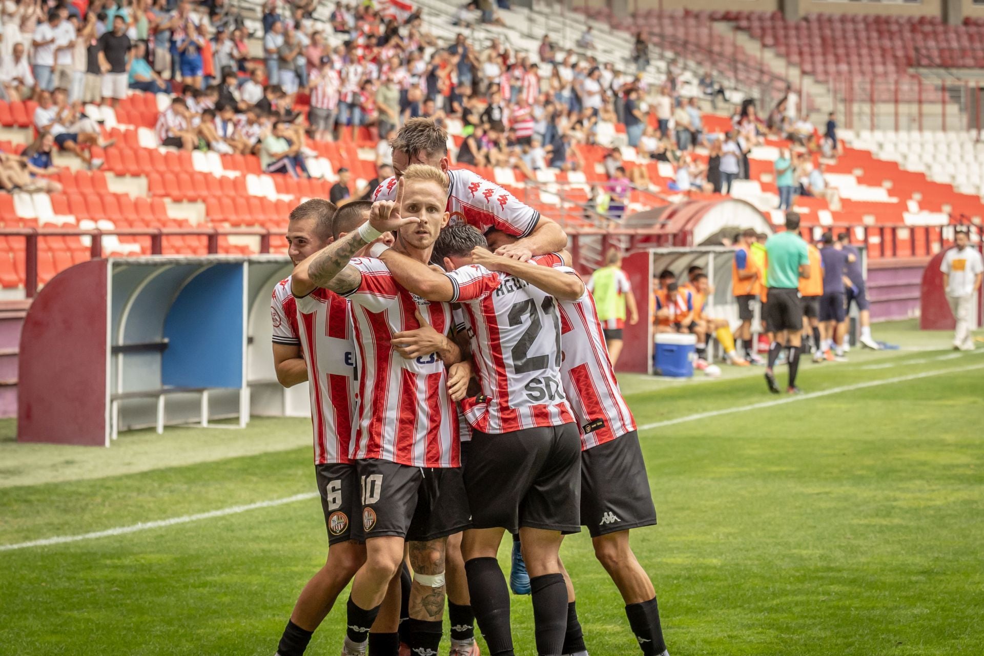 La SDL gana al Eibar en Las Gaunas