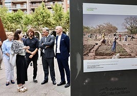 Inauguración de la exposición 'Cooperación Riojana: un compromiso compartido' en El Espolón logroñés.