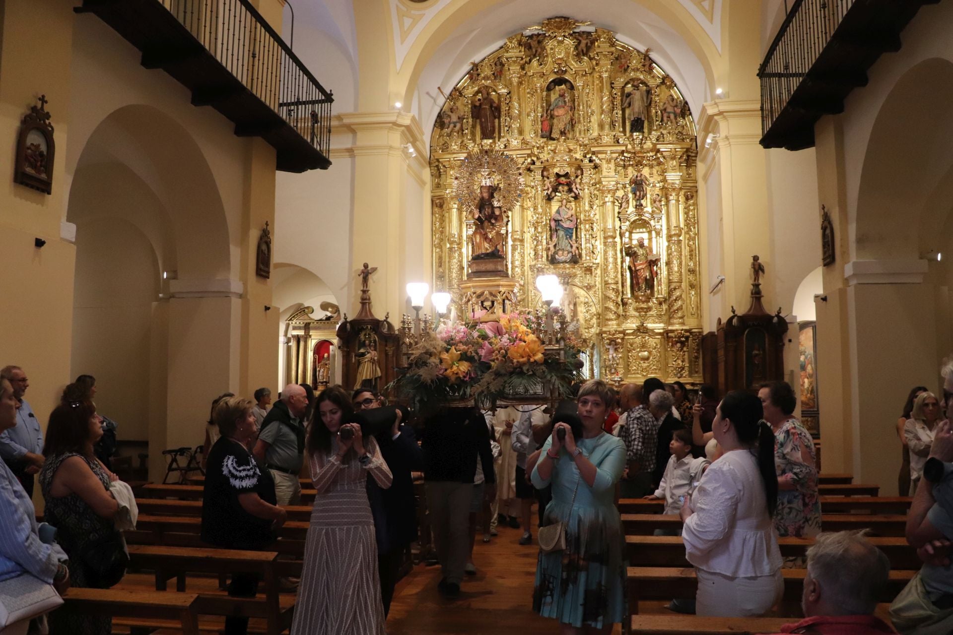 Alfaro celebra a la Virgen del Burgo