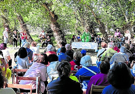 La explanada de Vico acogerá almuerzo, bailes y eucaristía.