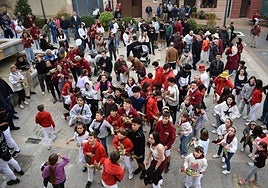 El homenaje a los mayores de hoy da paso al inicio de las fiestas de El Villar de mañana