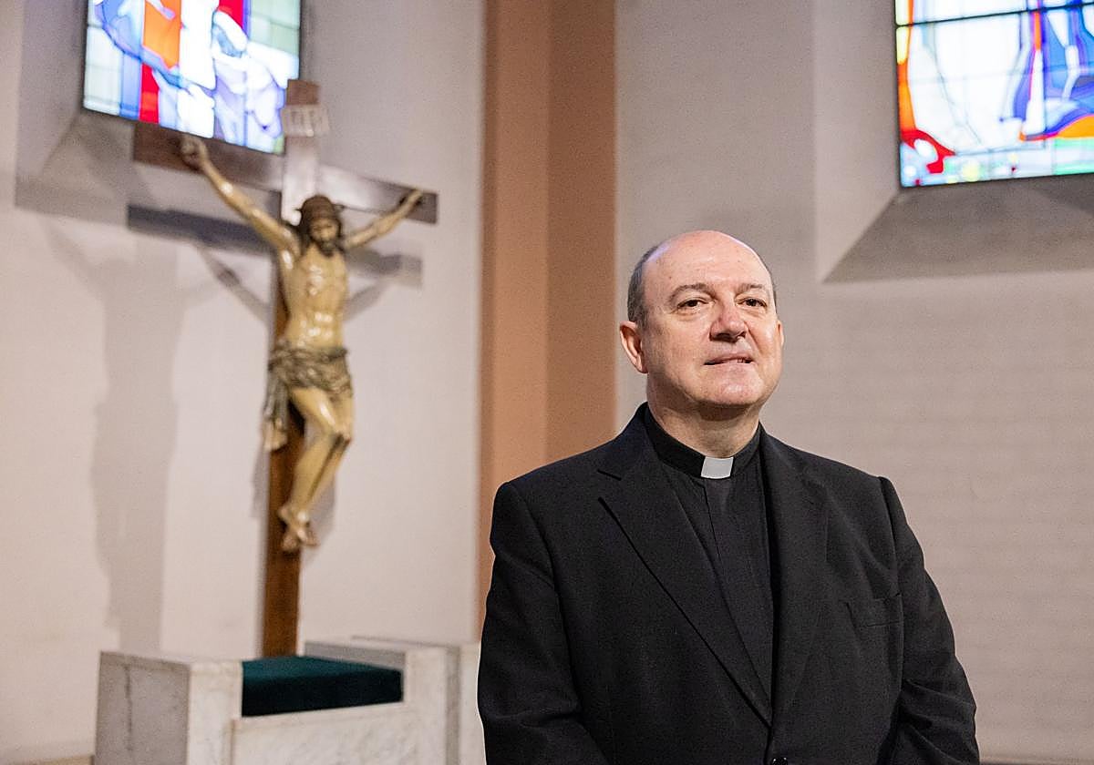Fermín Labarga fue proclamado ayer párroco de la iglesia de Santa Teresita.