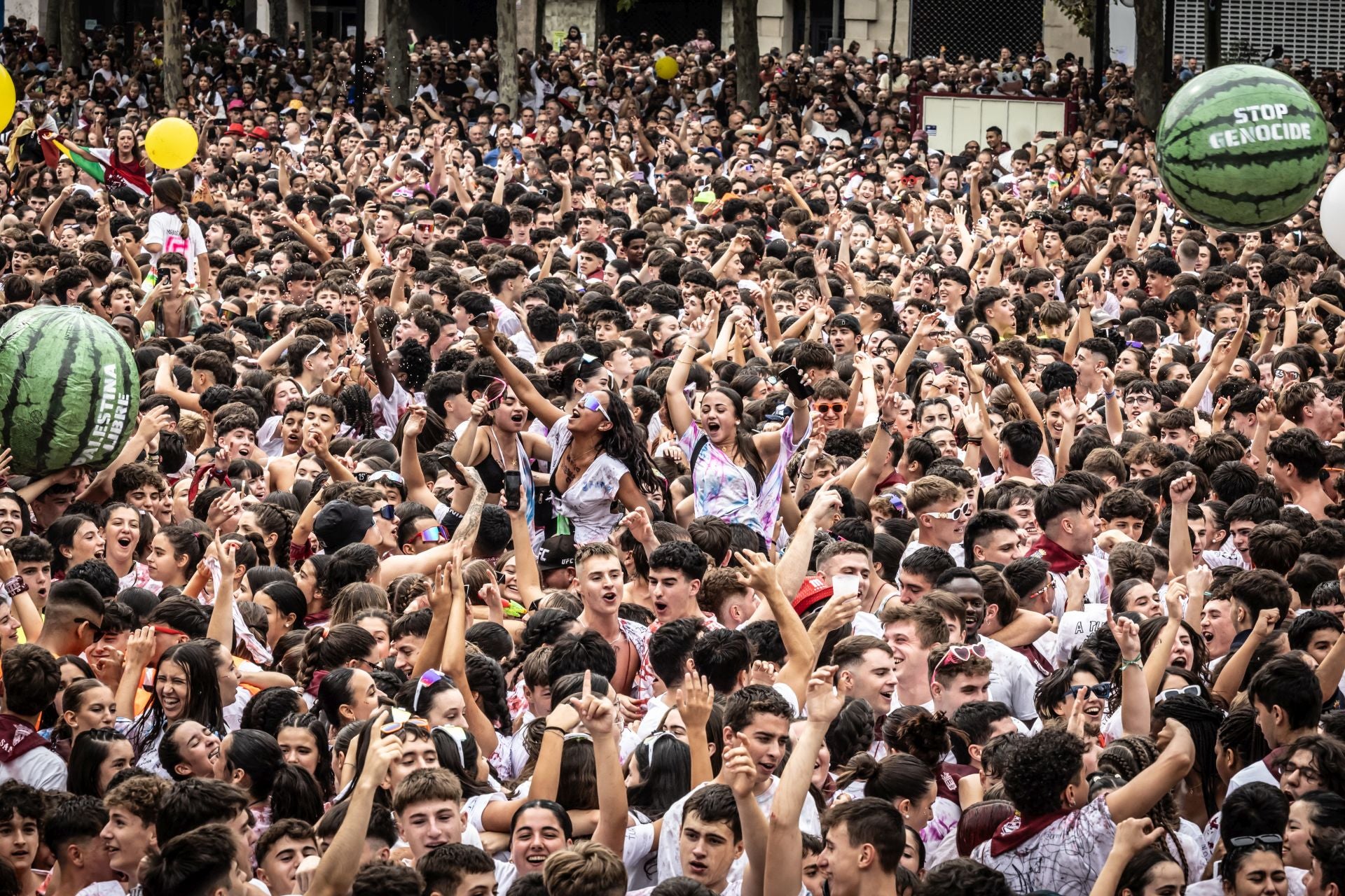 Las imágenes del cohete de San Mateo de Logroño desde la plaza del Ayuntamiento