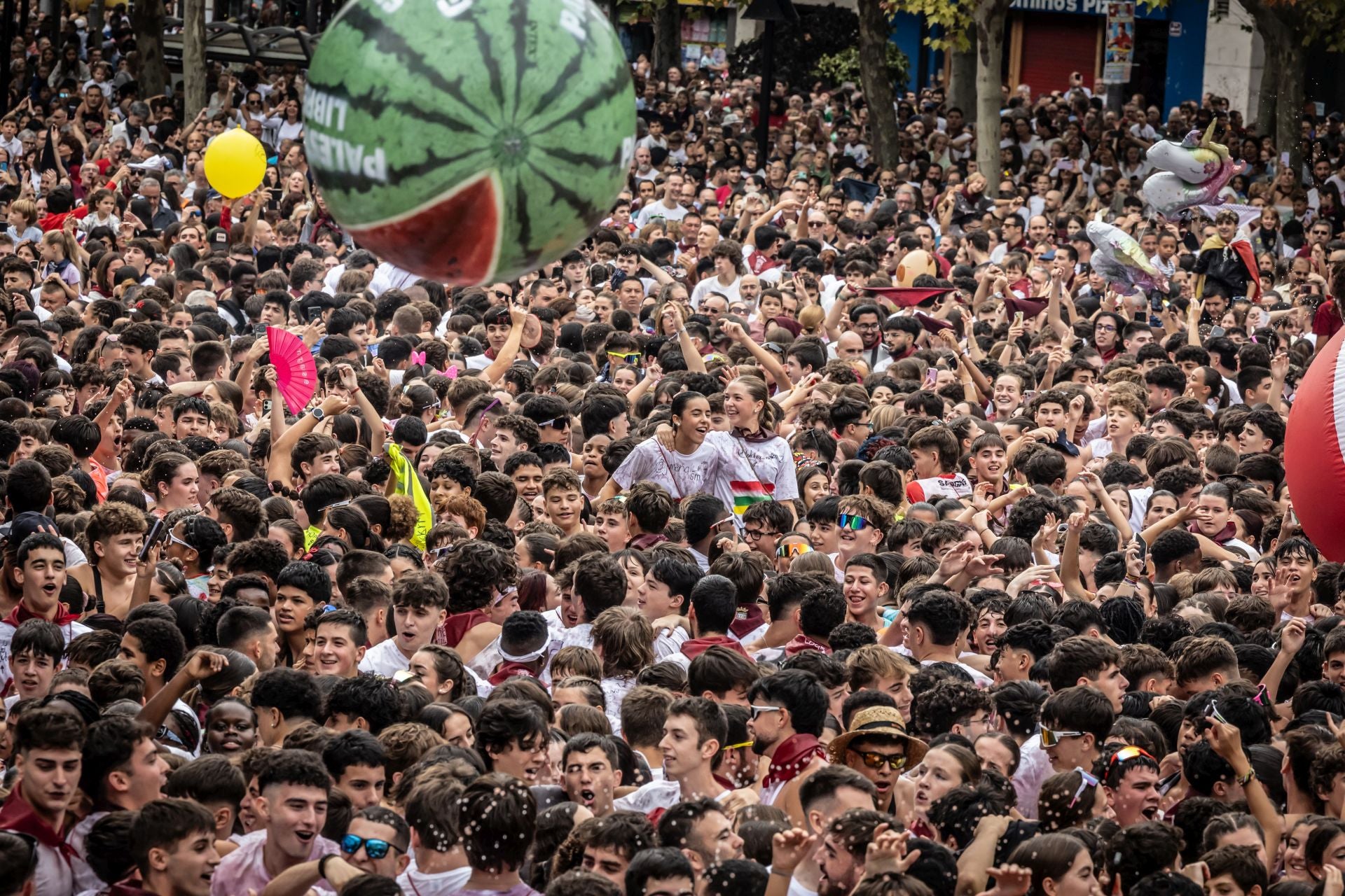 Las imágenes del cohete de San Mateo de Logroño desde la plaza del Ayuntamiento