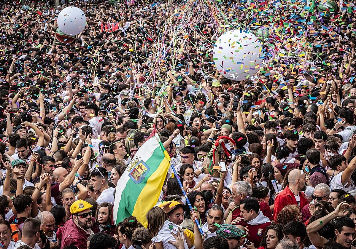 Las imágenes del cohete de San Mateo de Logroño desde la plaza del Ayuntamiento