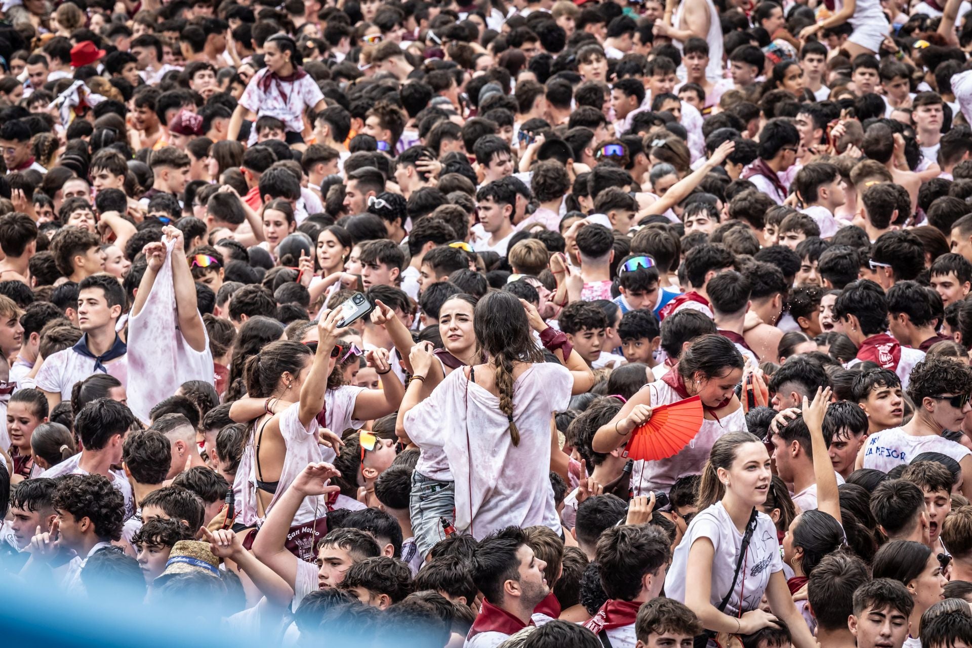 Las imágenes del cohete de San Mateo de Logroño desde la plaza del Ayuntamiento