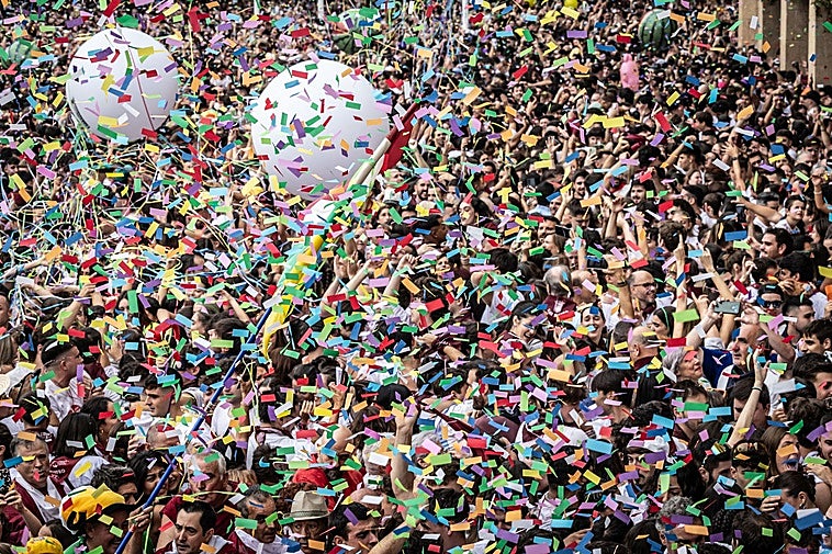 Y la plaza del Ayuntamiento fue una gran pista de baile