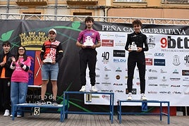 Los tres mejores de la prueba de 56 kilómetros.