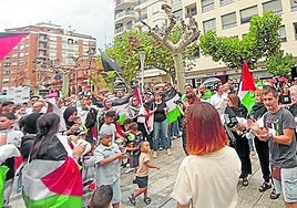 Cacerolada por Palestina en el Mercadal