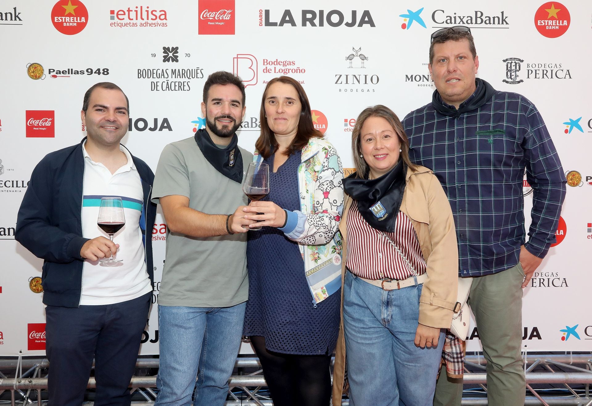 Diego Moreno, Rubén Gutiérrez (alcalde de Villamediana), Marta Elguea (teniente a alcalde de Lardero), Raquel Coronado y Álvaro Mayoral (comercial de Diario LA RIOJA). 