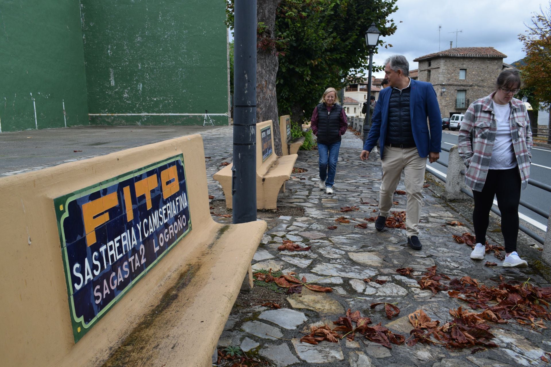 Los emblemáticos bancos de Pradillo, Bien de Interés Cultural