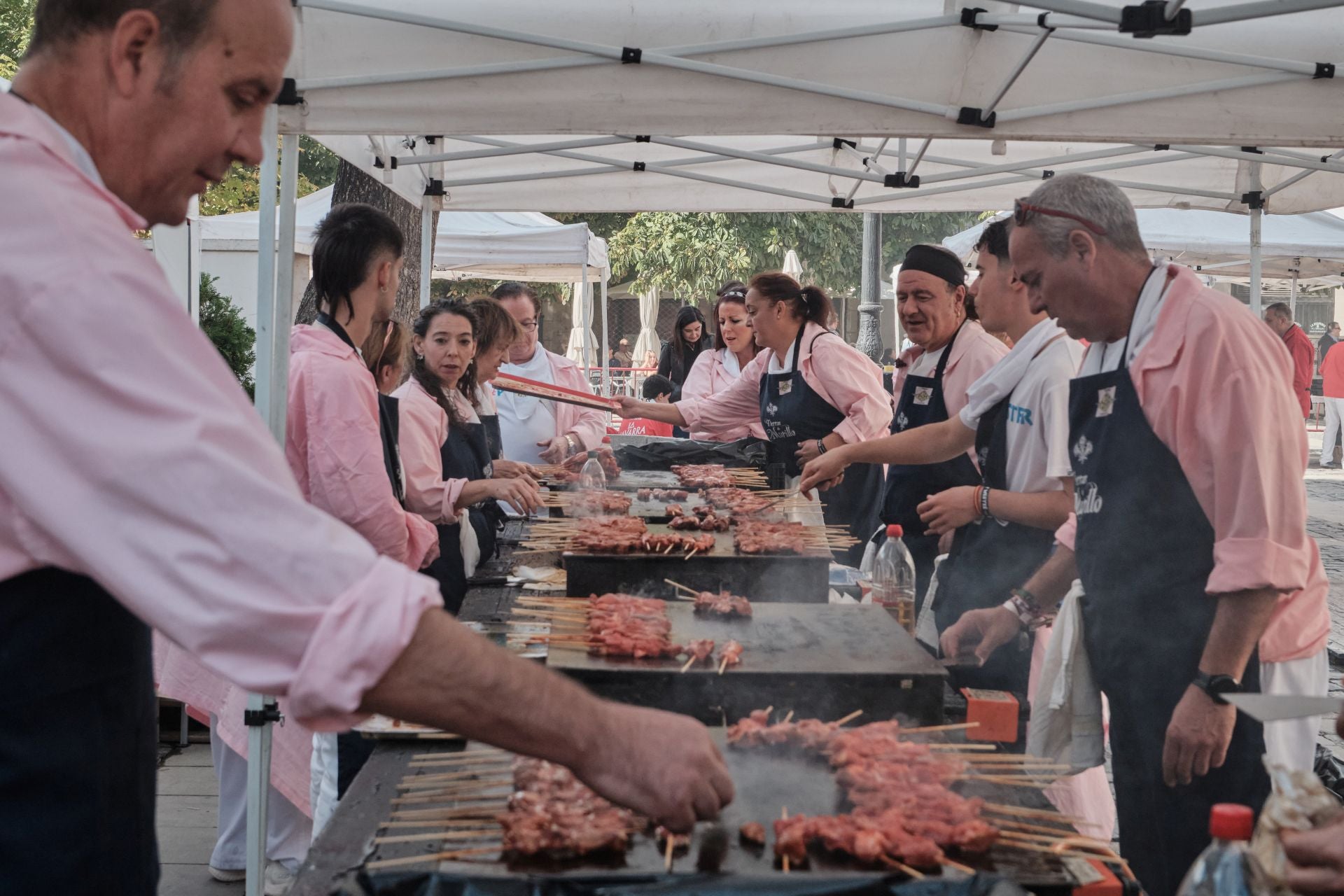 Choricillo, pancenta, alubias... los logroñeses recuperan fuerzas en las degustaciones