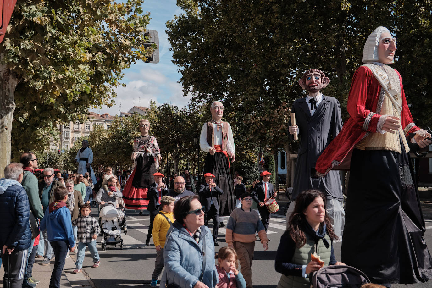 Logroño se llena de música, gigantes y sabores por San Mateo