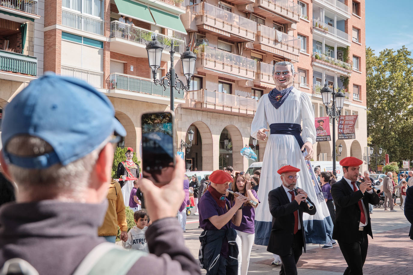 Logroño se llena de música, gigantes y sabores por San Mateo