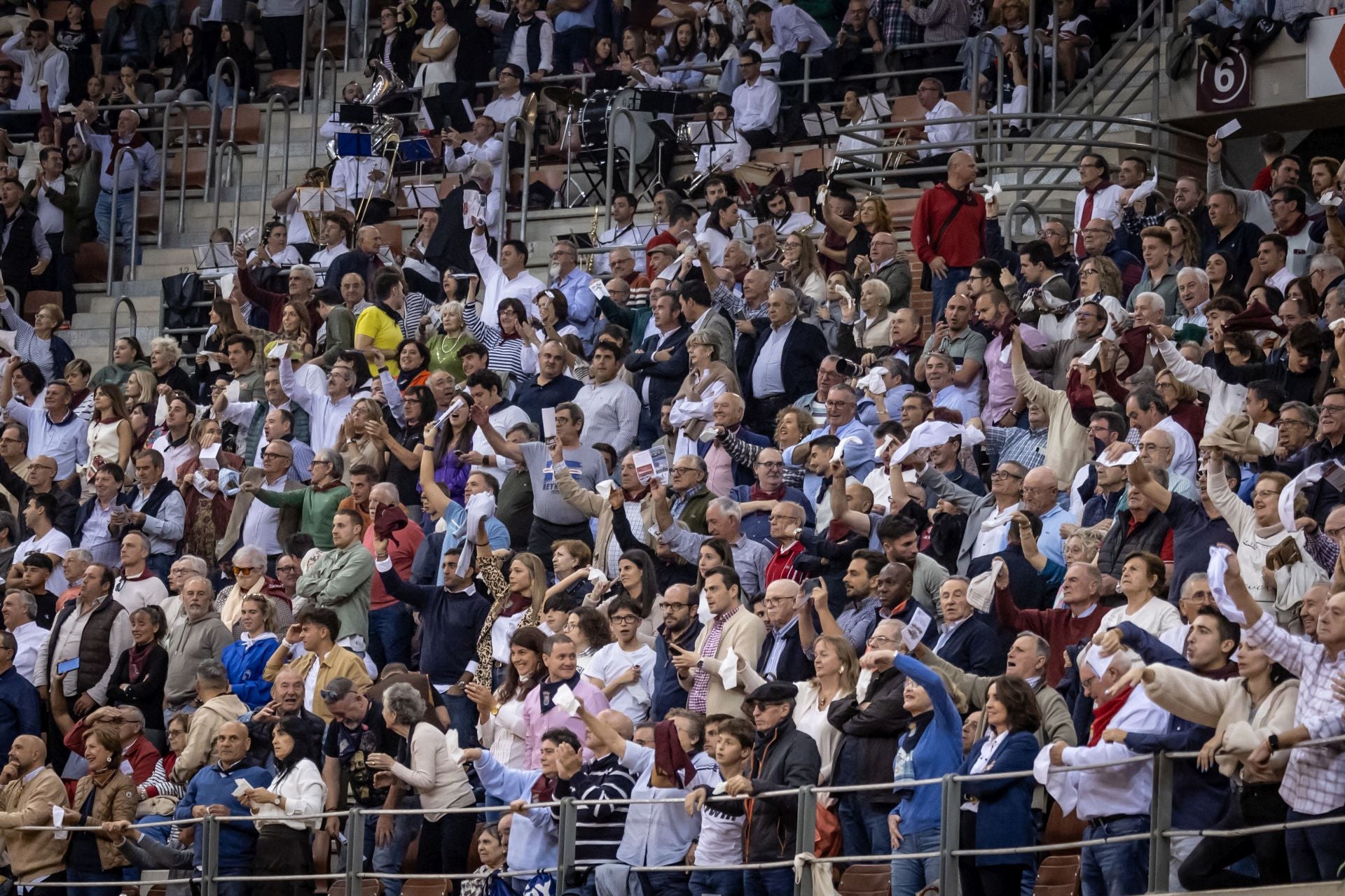 Las imágenes del mano a mano entre Urdiales y Palacio