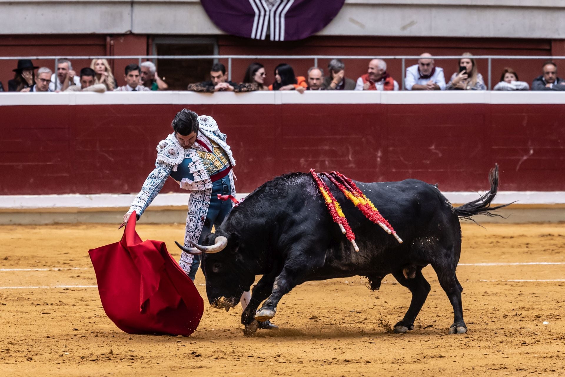Borja Jiménez, a hombros en el cierre de la feria de San Mateo