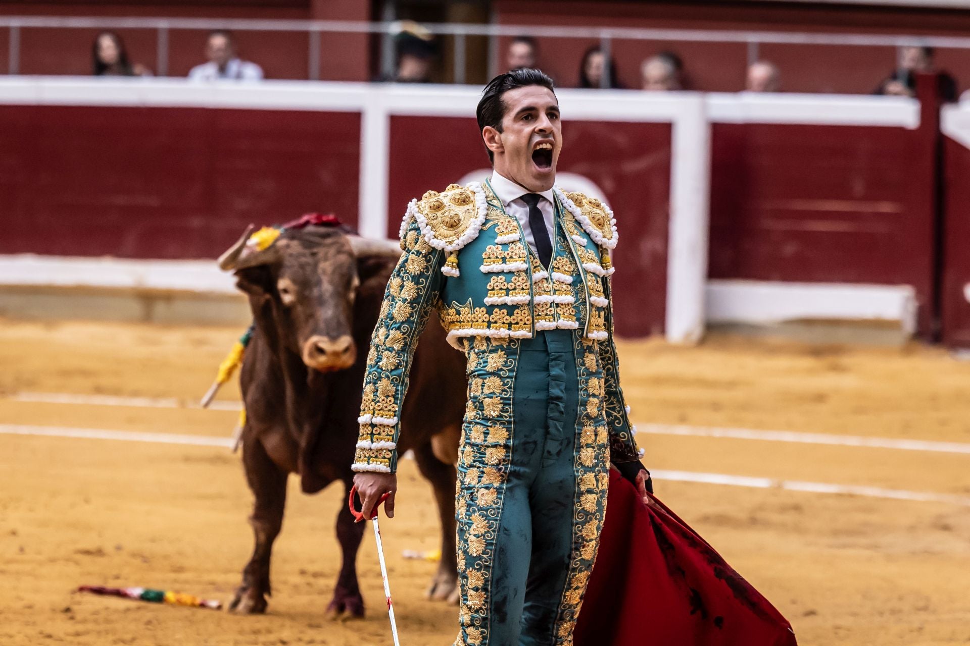 Borja Jiménez, a hombros en el cierre de la feria de San Mateo