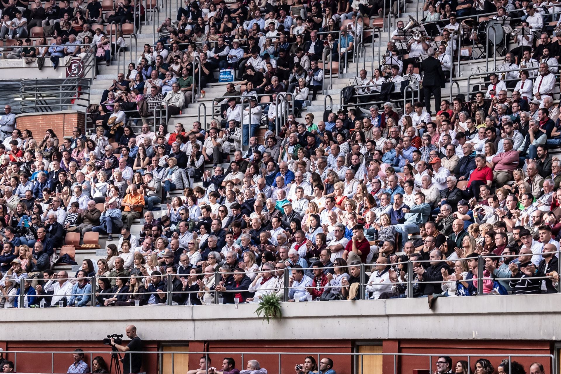 Borja Jiménez, a hombros en el cierre de la feria de San Mateo
