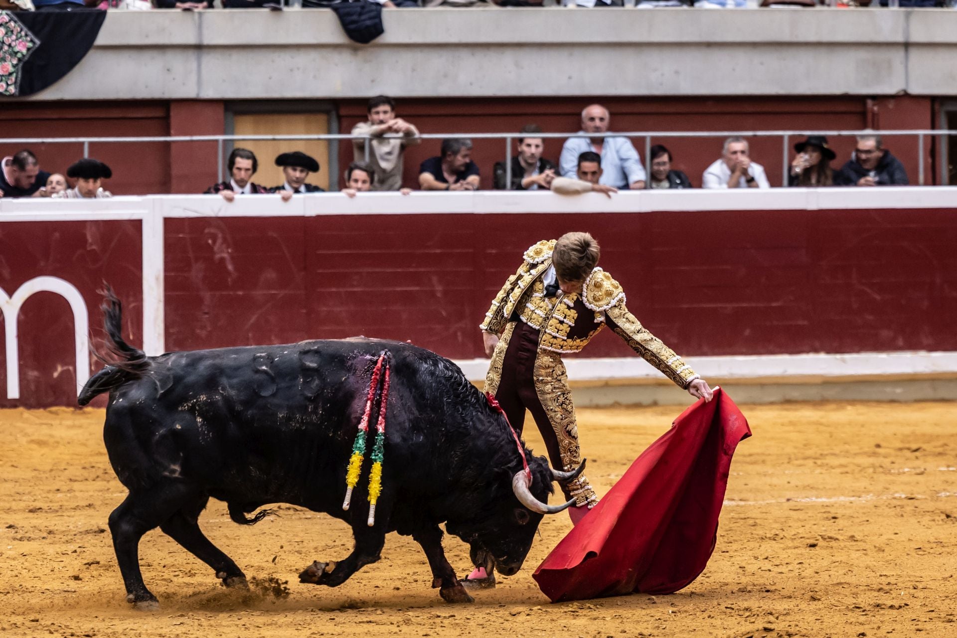 Borja Jiménez, a hombros en el cierre de la feria de San Mateo