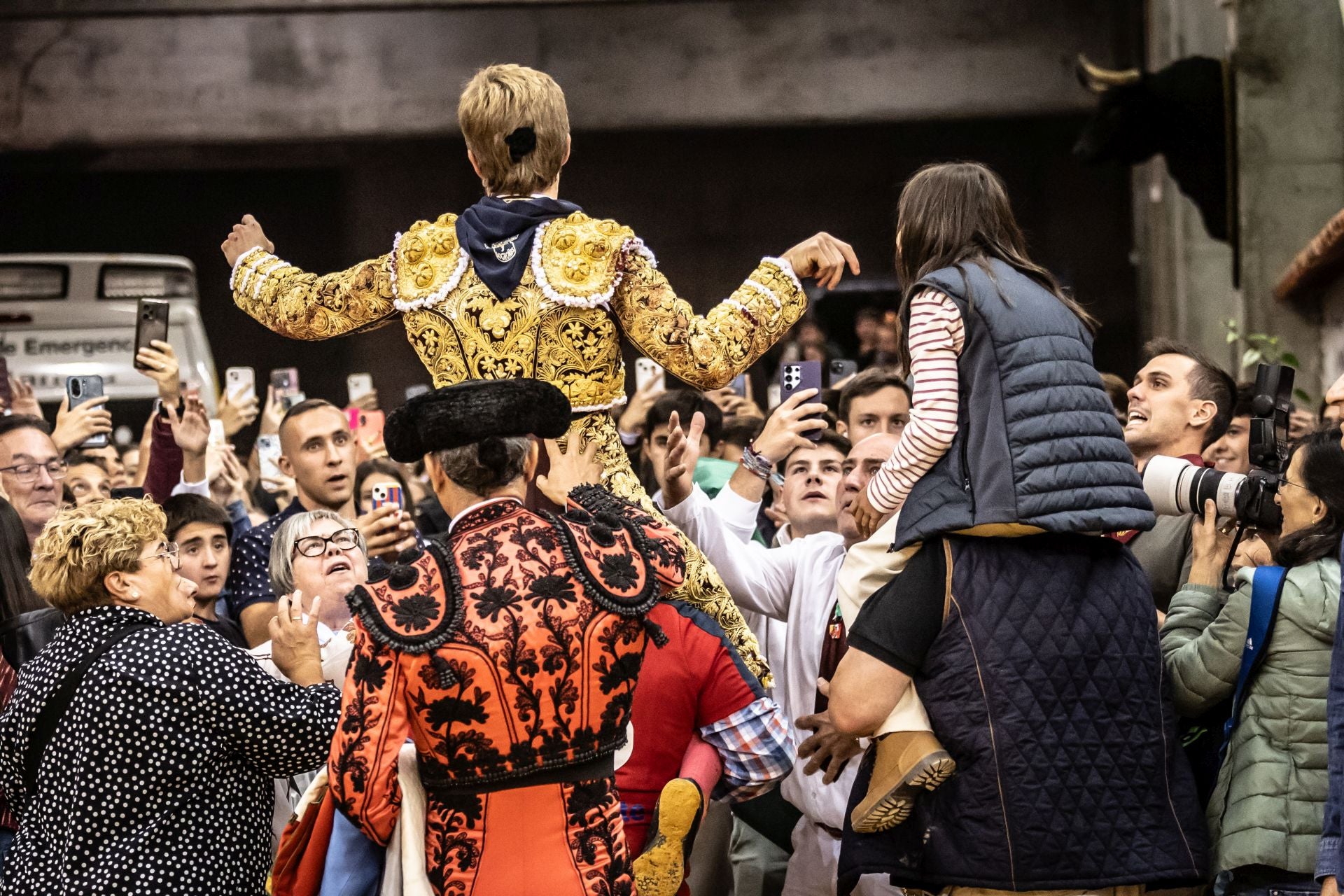 Borja Jiménez, a hombros en el cierre de la feria de San Mateo