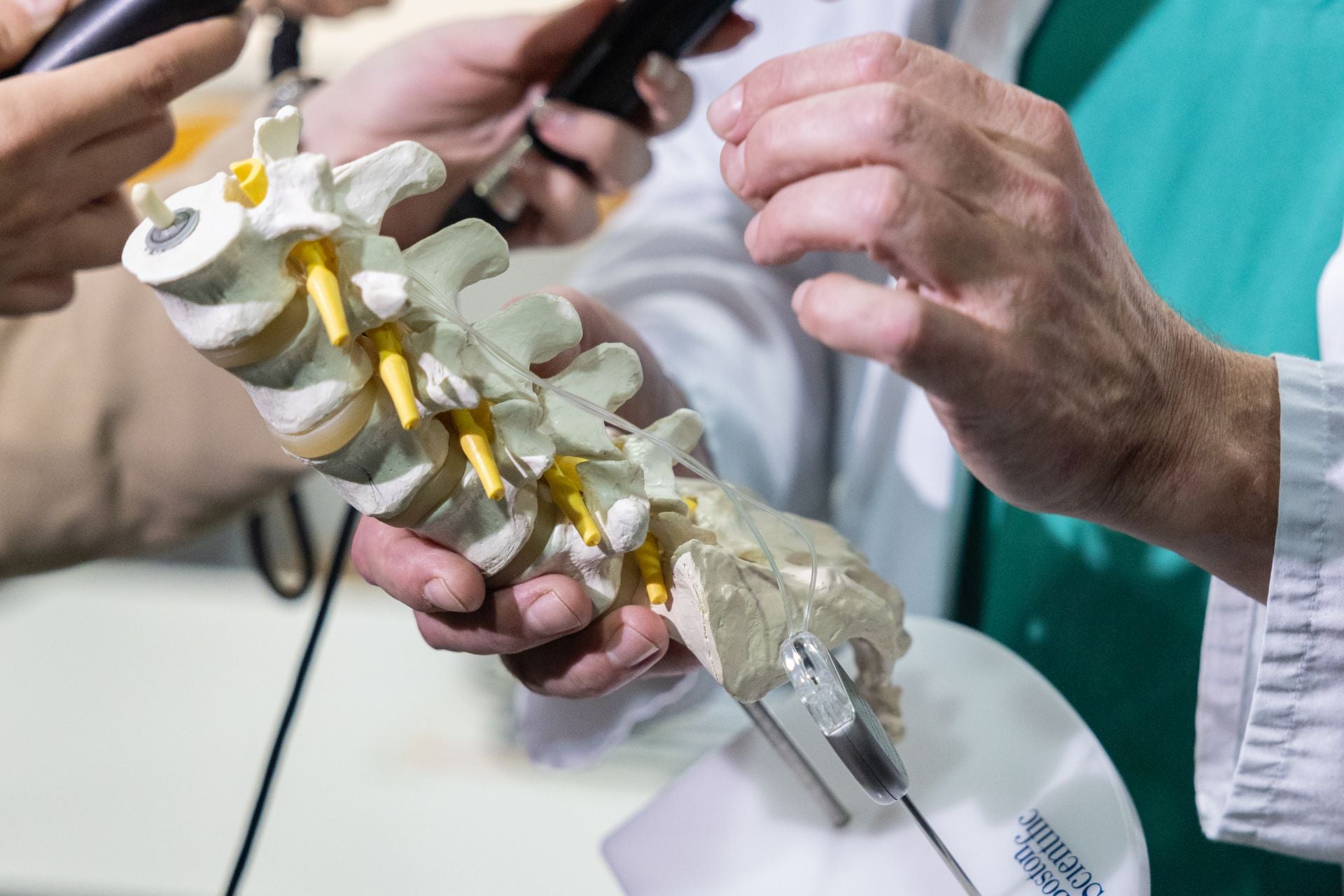 Modelo de un dispositivo empleado en la Unidad del Dolor.