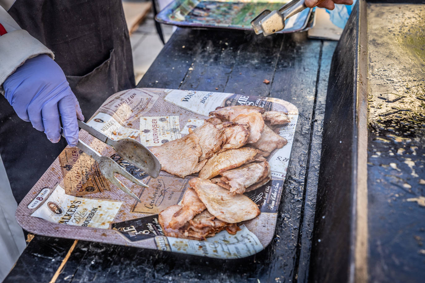 Paella, lomo, picadillo... riojanos y visitantes disfrutan de las degustaciones