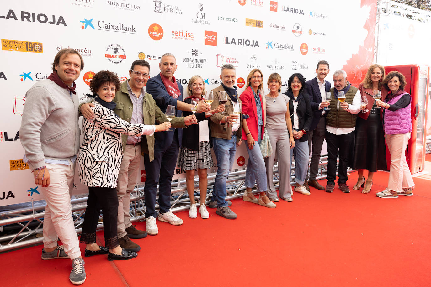 Una foto heterogénea. Enrique Martínez Armas, Celia Sanz, Francis Paniego, Alberto Aparicio, Teresa Cobo, Conrado Escobar, Ana Orúe, Luisa Barrachina, Patricia Sáinz, Goyo Ezama, Ángel Andrés, Estrella Domínguez y Susana Sáez. 