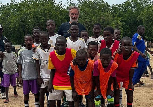 Ramón Grosso durante uno de sus visitas a Chad.