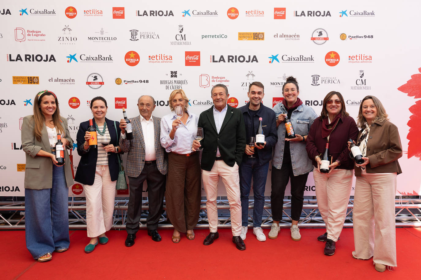Elena Pilo (Franco Españolas), Maite Soria (Olarra), Dionisio Ruiz Ijalba, Marisol Ruiz y Dionisio Ruiz (Ijalba), Óscar Ezquerra (Arizcuren), Ariana Medeot (Campoviejo), Merche Cerrolaza y Rosa Larrea (Bodegas de Logroño) pusieron los caldos junto a Ontañón y Marqués de Vargas.