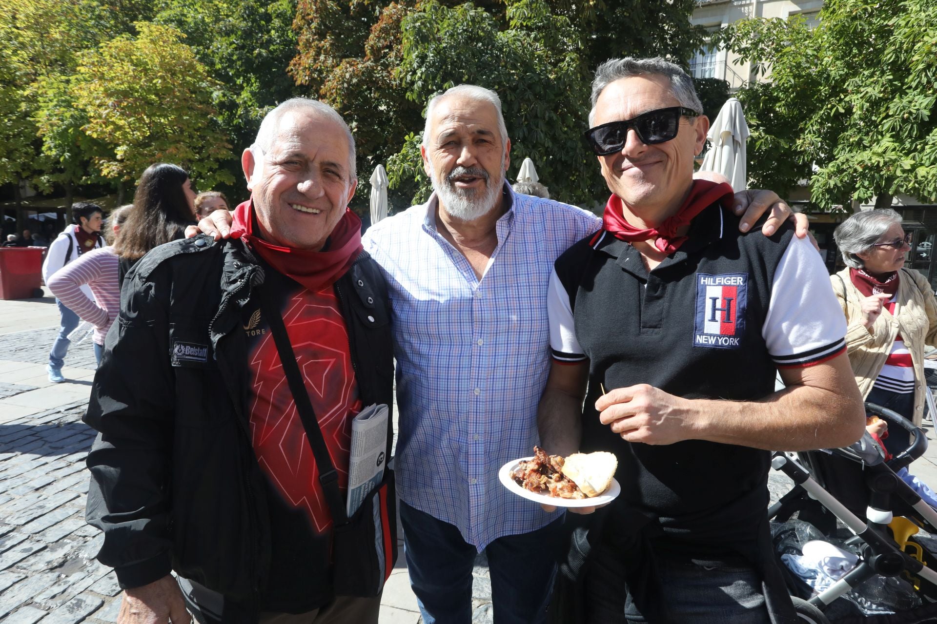 ¿Has estado de degustación para terminar las fiestas? Igual apareces en estas fotos