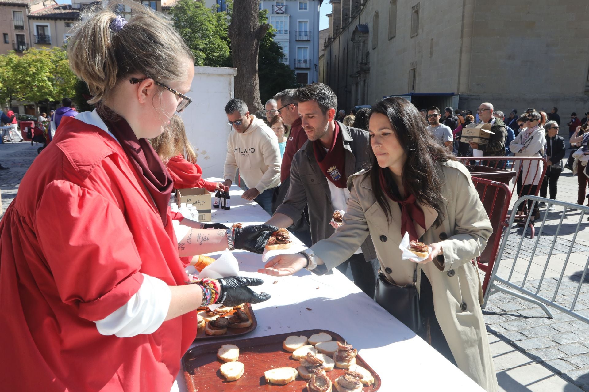 ¿Has estado de degustación para terminar las fiestas? Igual apareces en estas fotos