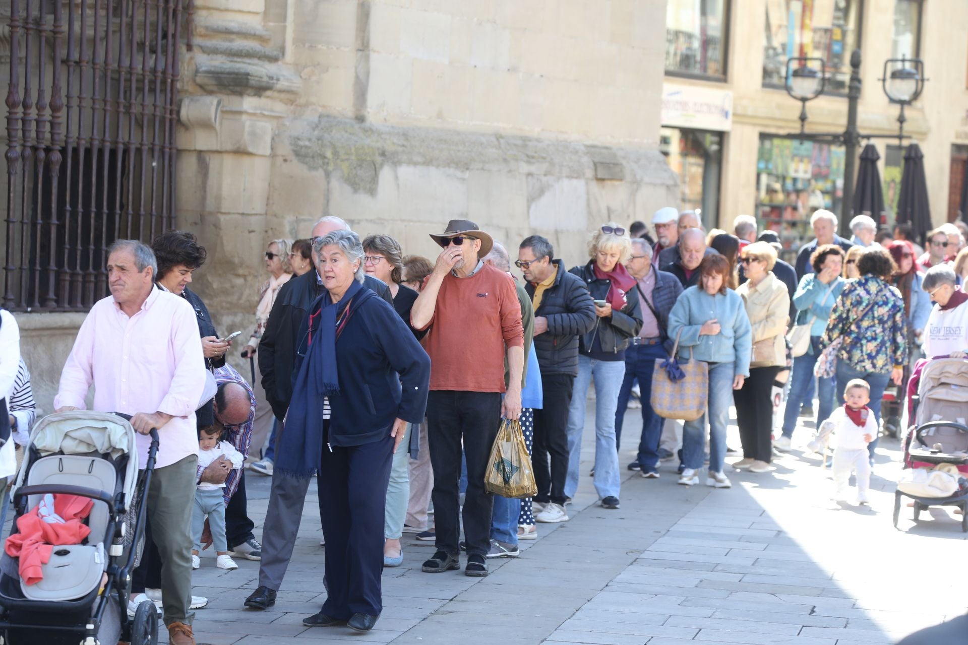 ¿Has estado de degustación para terminar las fiestas? Igual apareces en estas fotos