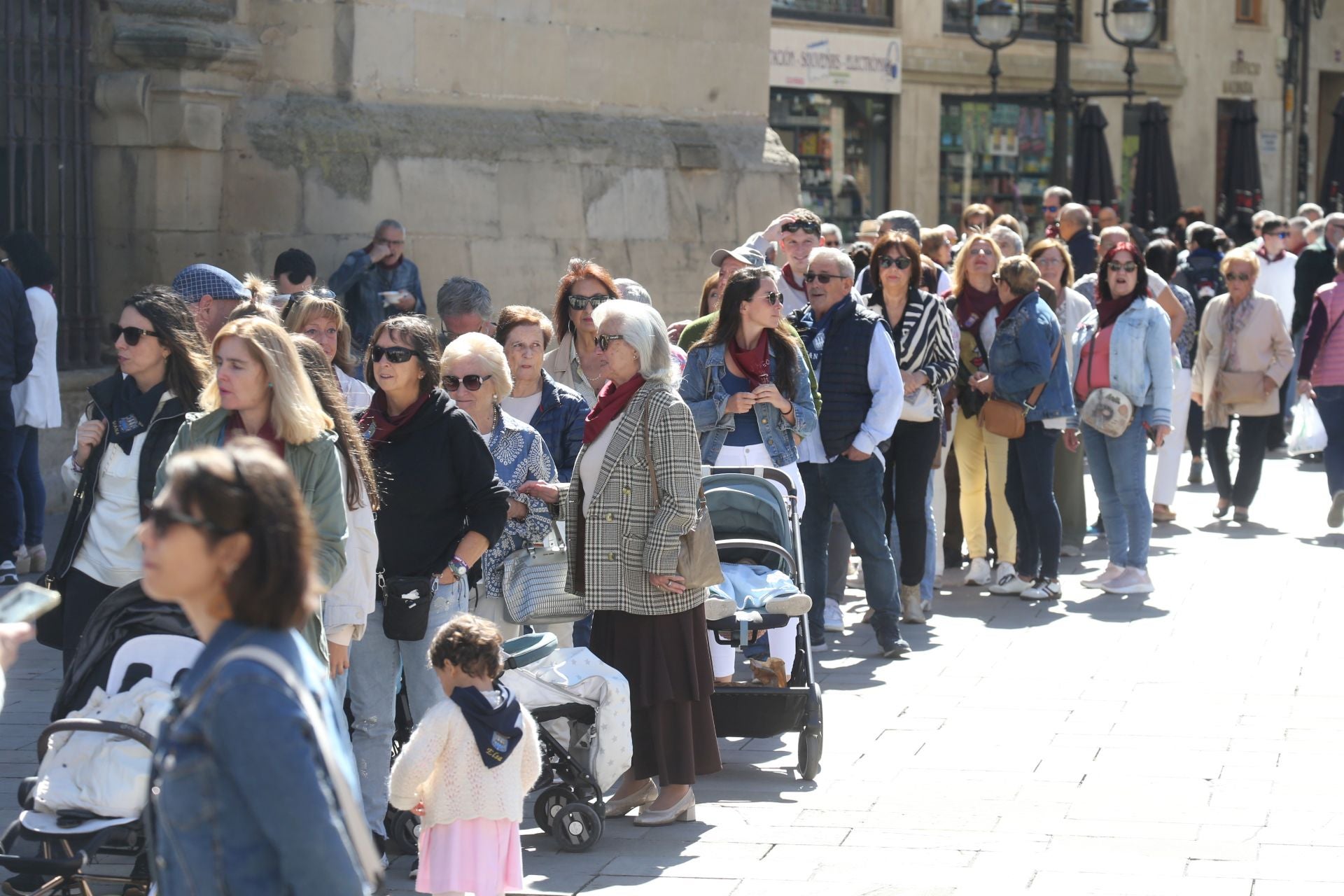 ¿Has estado de degustación para terminar las fiestas? Igual apareces en estas fotos