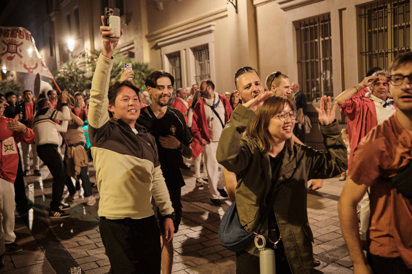Las imágenes del desfile de las peñas por Logroño