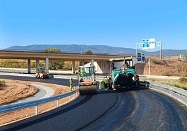Trabajos de asfaltado de la Ronda Sur.
