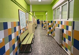 Uno de los pasillos del colegio público San Lorenzo, en Ezcaray.