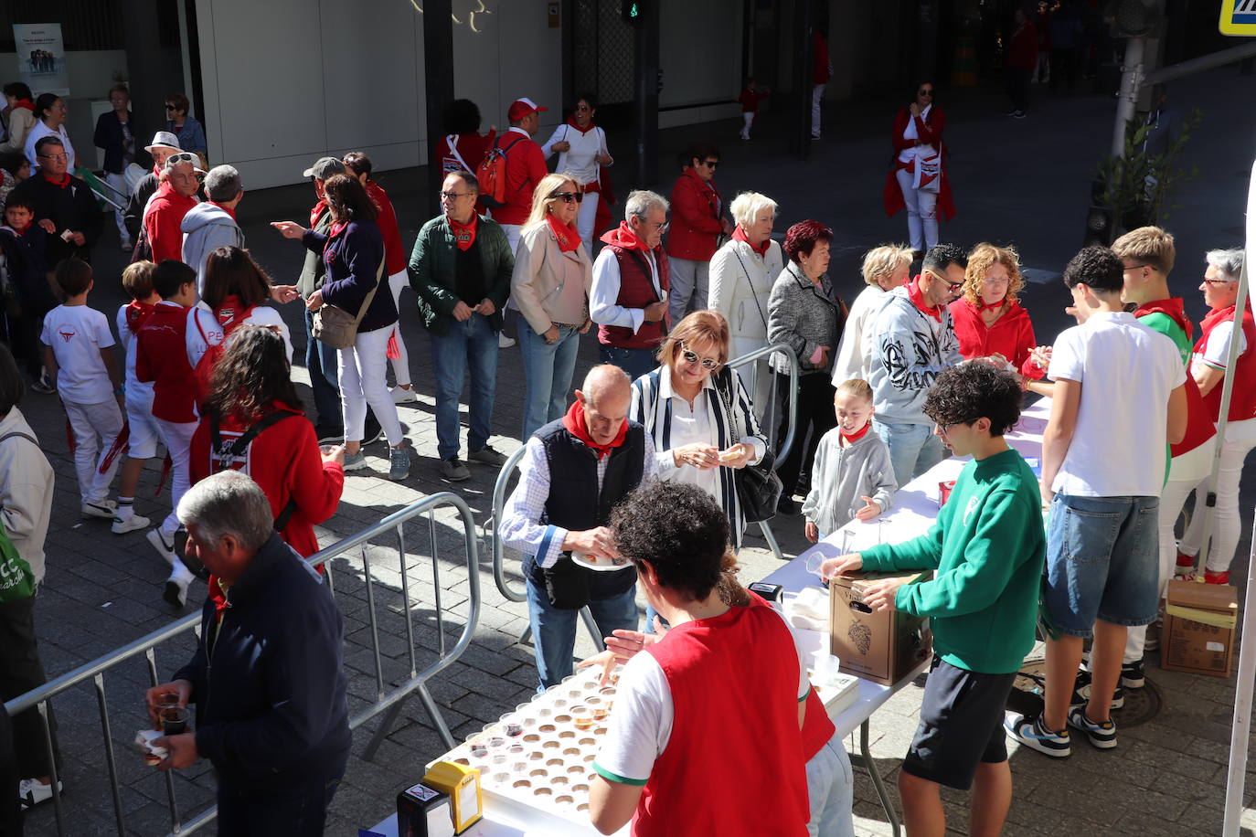 Charangas, degustaciones... Arnedo disfruta del penúltimo día de las fiestas