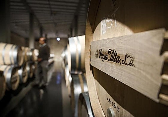 Interior de Bodegas La Rioja Alta, SA, en el barrio de la Estación de Haro.